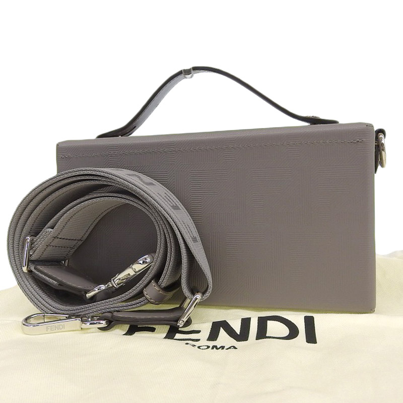 http://フェンディ%20FENDI%20バゲット%20ソフトトランク%202WAYバッグ%20ショルダーバッグ%20クロスボディバッグ%20レザー%20グレー%207VA565%20中古%20OB1969
