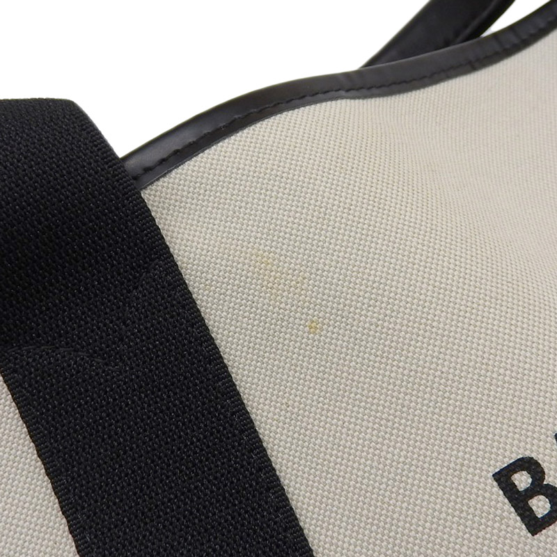http://バレンシアガ%20BALENCIAGA%20ネイビーカバスS%20トートバッグ%20キャンバス/レザー%20ホワイト/ブラック%20339933%20中古%20OB1972