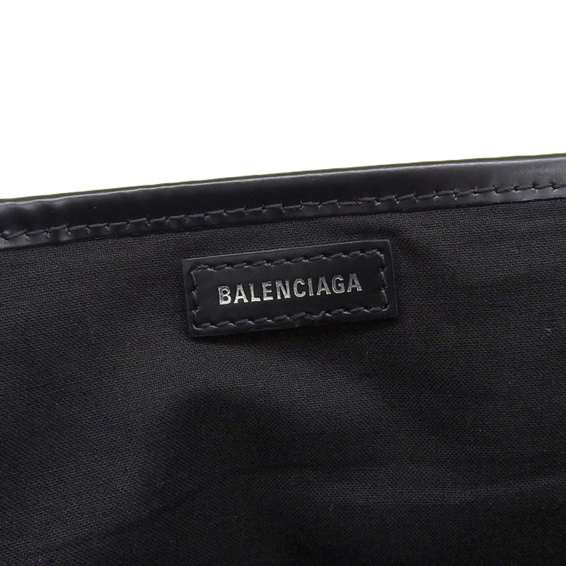 http://バレンシアガ%20BALENCIAGA%20ネイビーカバスS%20トートバッグ%20キャンバス/レザー%20ホワイト/ブラック%20339933%20中古%20OB1972