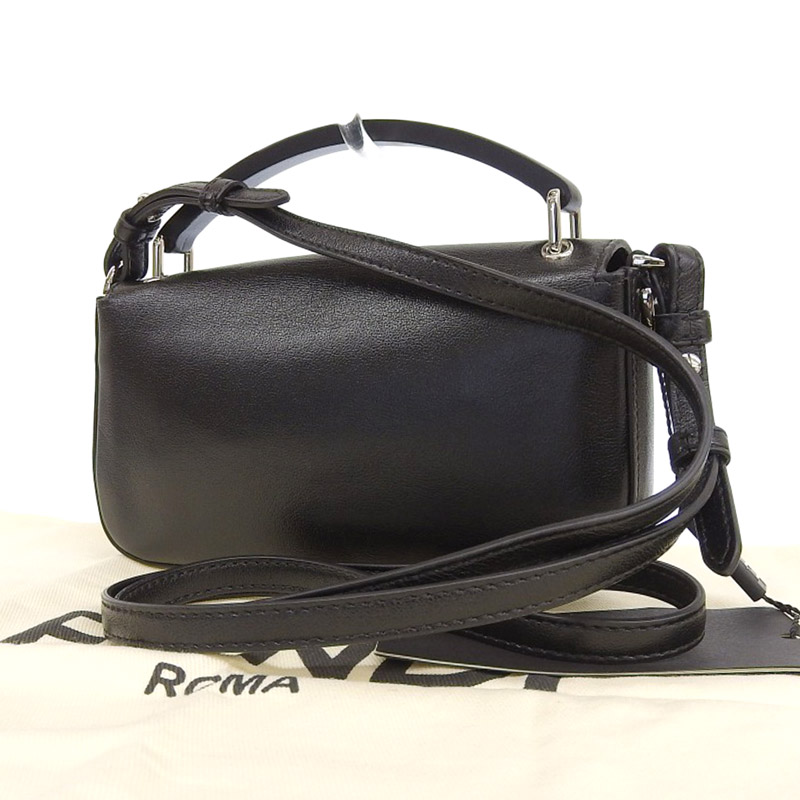 http://フェンディ%20FENDI%20マークジェイコブスコラボ%20バゲット%20フォンポーチ%202WAYバッグ%20ショルダー%20レザー%20ブラック%207AS142%20中古%20OB1974