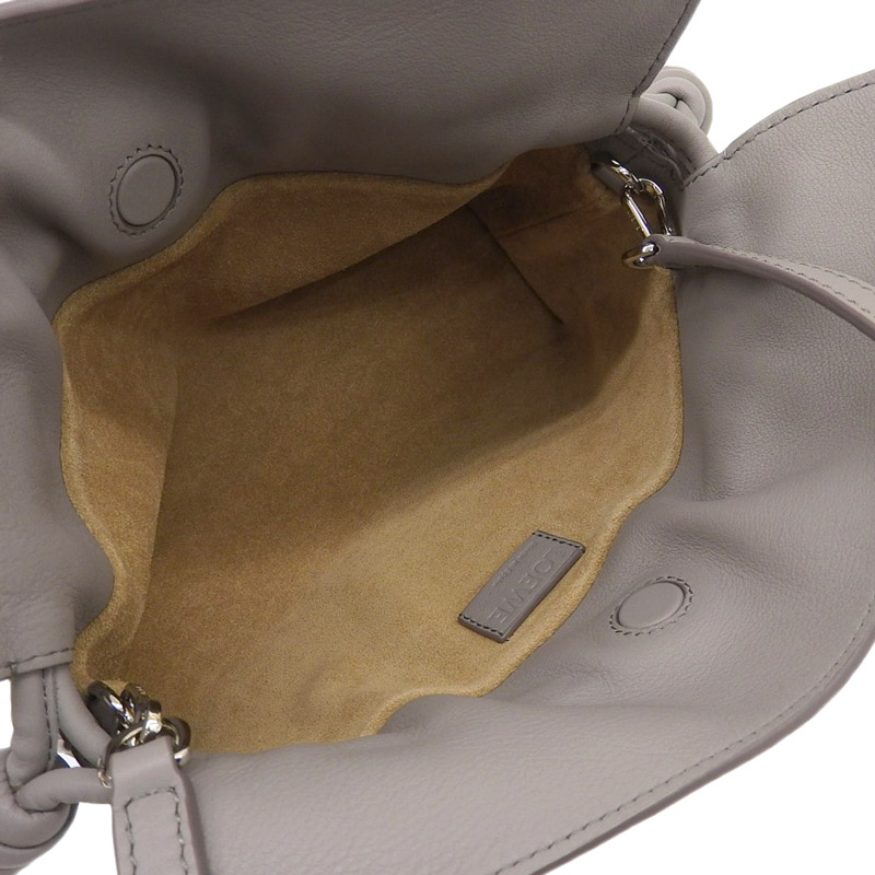 http://ロエベ%20LOEWE%20フラメンコクラッチミニ%202WAYバッグ%20ショルダーバッグ%20レザー%20グレー%20中古%20OB1975