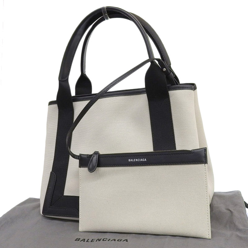http://バレンシアガ%20BALENCIAGA%20ネイビーカバスS%20トートバッグ%20キャンバス/レザー%20ホワイト/ブラック%20339933%20中古%20OB1977
