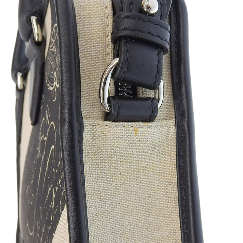 http://ベルルッティ%20BERLUTI%20アンジュールガリバー%202WAYバッグ%20ショルダーバッグ%20キャンバス/レザー%20ホワイト/ブラック%20美品%20OB1978