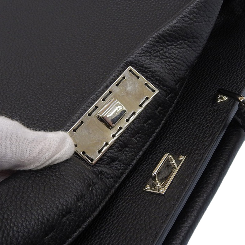 http://フェンディ%20FENDI%20ピーカブー%20エッセンシャル%20セレリア%202WAYバッグ%20ビジネスバッグ%20ショルダー%20レザー%20ブラック%207VA476%20中古%20OB1983