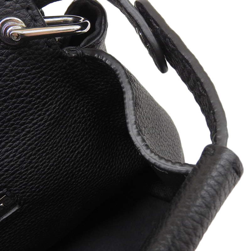 http://フェンディ%20FENDI%20ピーカブー%20エッセンシャル%20セレリア%202WAYバッグ%20ビジネスバッグ%20ショルダー%20レザー%20ブラック%207VA476%20中古%20OB1983