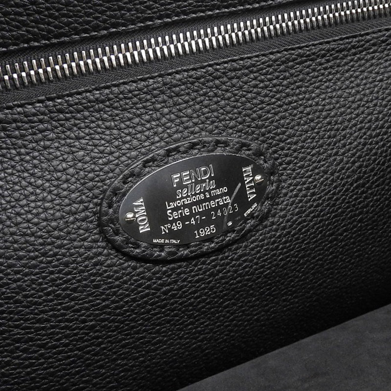 http://フェンディ%20FENDI%20ピーカブー%20エッセンシャル%20セレリア%202WAYバッグ%20ビジネスバッグ%20ショルダー%20レザー%20ブラック%207VA476%20中古%20OB1983