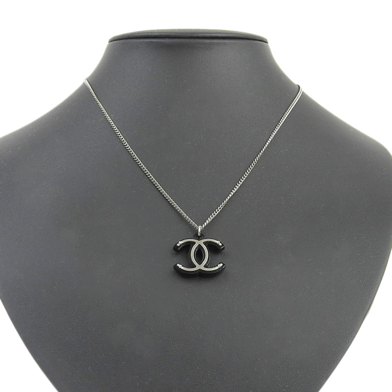 http://シャネル%20CHANEL%20ネックレス%20ココマーク%20ブラック/シルバー色%2007A%20中古%20CH0944