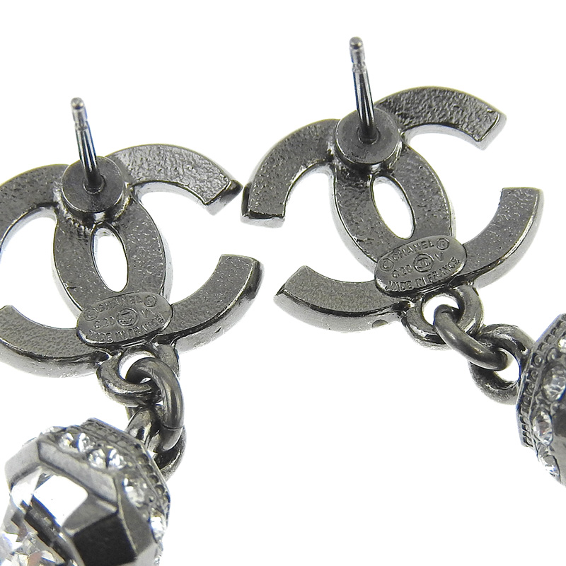 http://シャネル%20CHANEL%20ピアス%20ココマーク%20ラインストーン%20C20V%20中古%20CH0946
