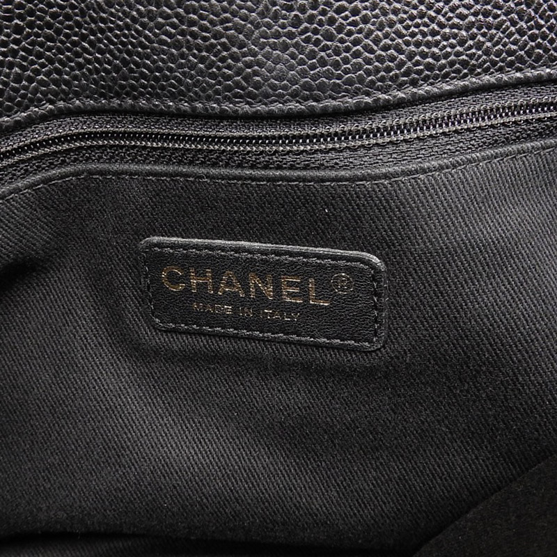 http://シャネル%20CHANEL%20マトラッセ%20ショルダーバッグ%20チェーンショルダー%20キャビアスキン%20ブラック%20中古%20CH0947