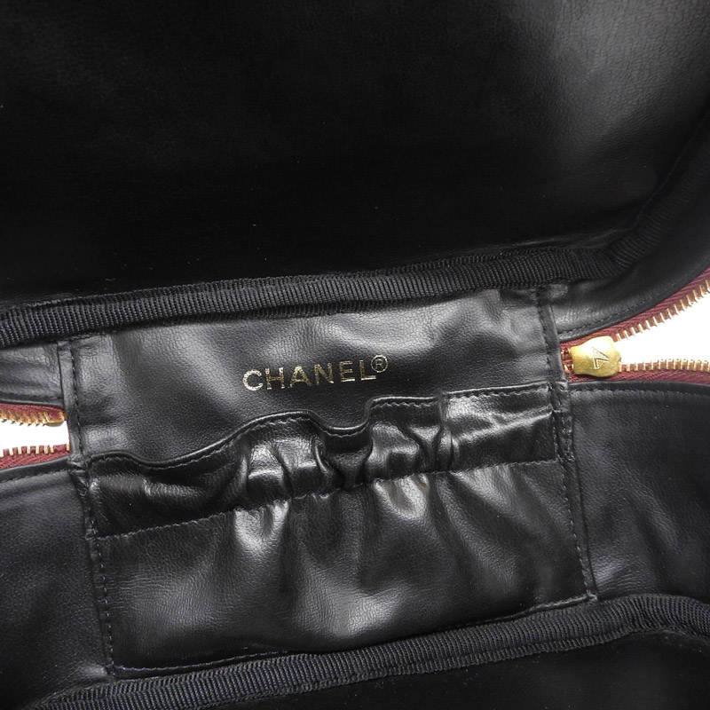 http://シャネル%20CHANEL%20バニティバッグ%20ハンドバッグ%20キャビアスキン%20ボルドー%202番台%20中古%20CH0950