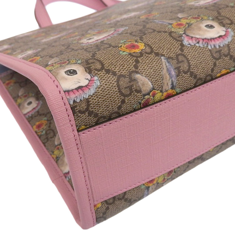 http://グッチ%20GUCCI%20GGスプリーム%20チルドレンズ%20ヒグチユウコ%20ラビット%202WAYバッグ%20PVC/レザー%20ベージュ/ピンク%20630542%20中古%20GU0598