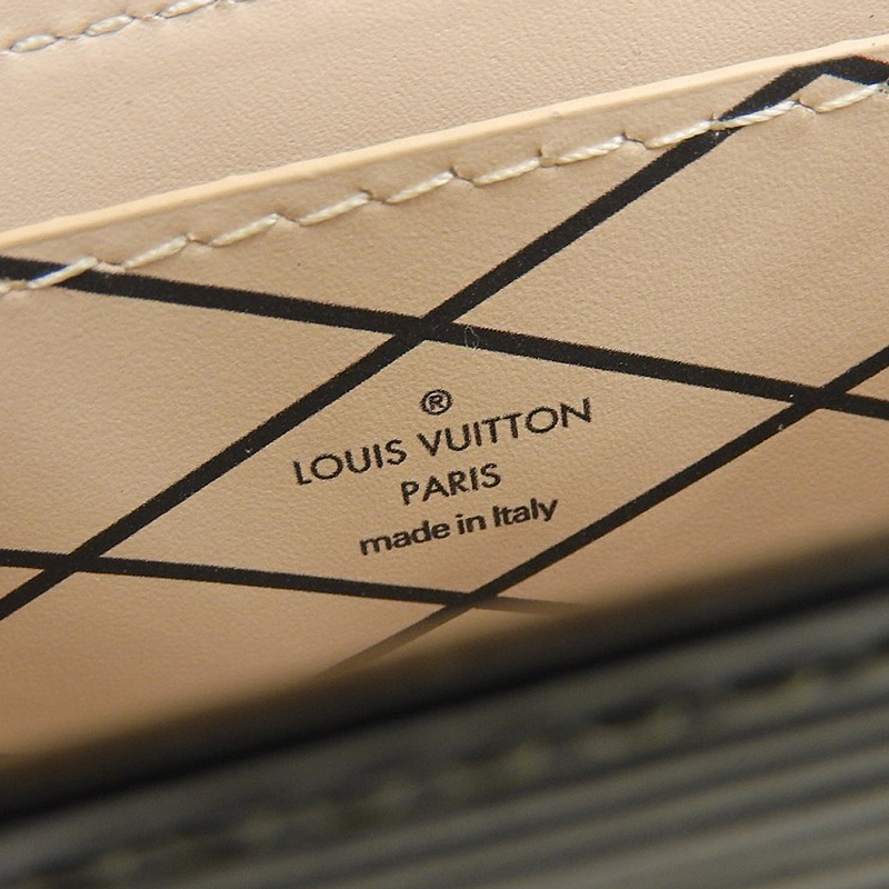 http://ルイヴィトン%20LOUIS%20VUITTON%20エピ%20ポルトフォイユトランクミニ%20ショルダーバッグ%20チェーンショルダー%20カーキ%20ブラック%20美品%20LV1600