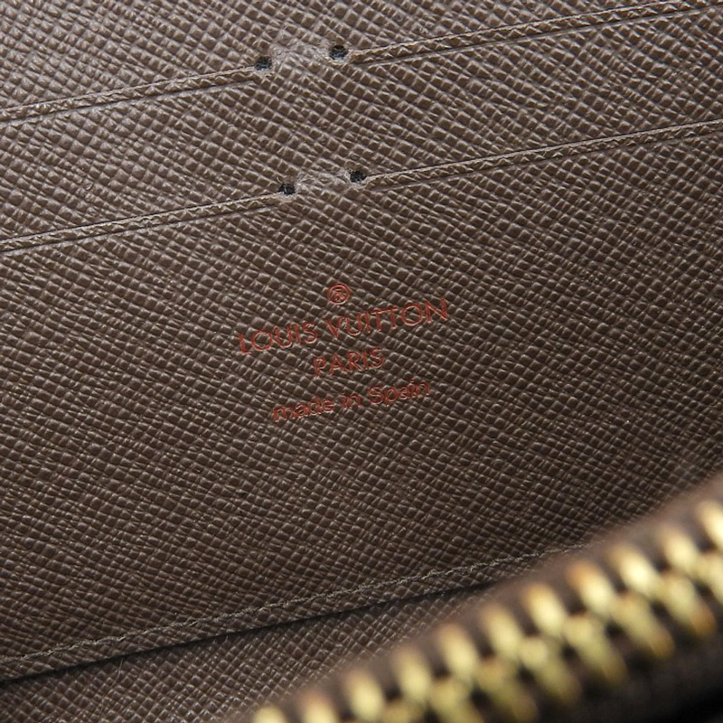 http://ルイヴィトン%20LOUIS%20VUITTON%20ダミエ%20ジッピーウォレット%20長財布%20N60015%20中古%20LV1608