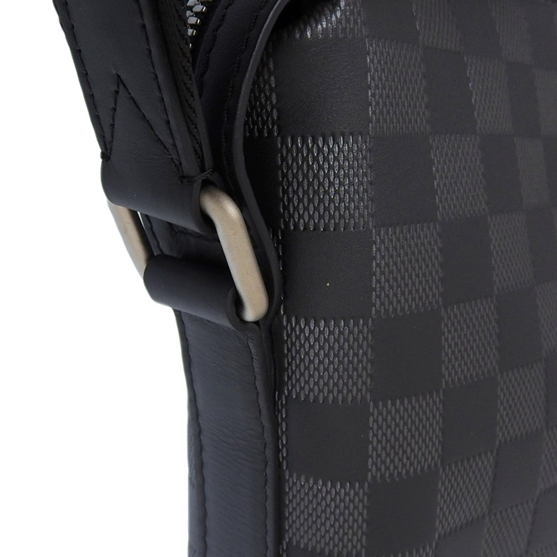 http://ルイヴィトン%20LOUIS%20VUITTON%20ダミエ・アンフィニ%20ディスカバリーメッセンジャーBB%20ショルダーバッグ%20オニキス%20M42418%20中古%20LV1612