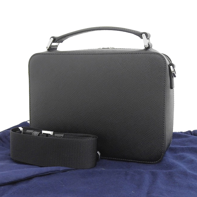 http://プラダ%20PRADA%202WAYバッグ%20ハンドバッグ%20ショルダーバッグ%20サフィアーノ%20レザー%20ブラック%202VH069%20美品%20OB1994