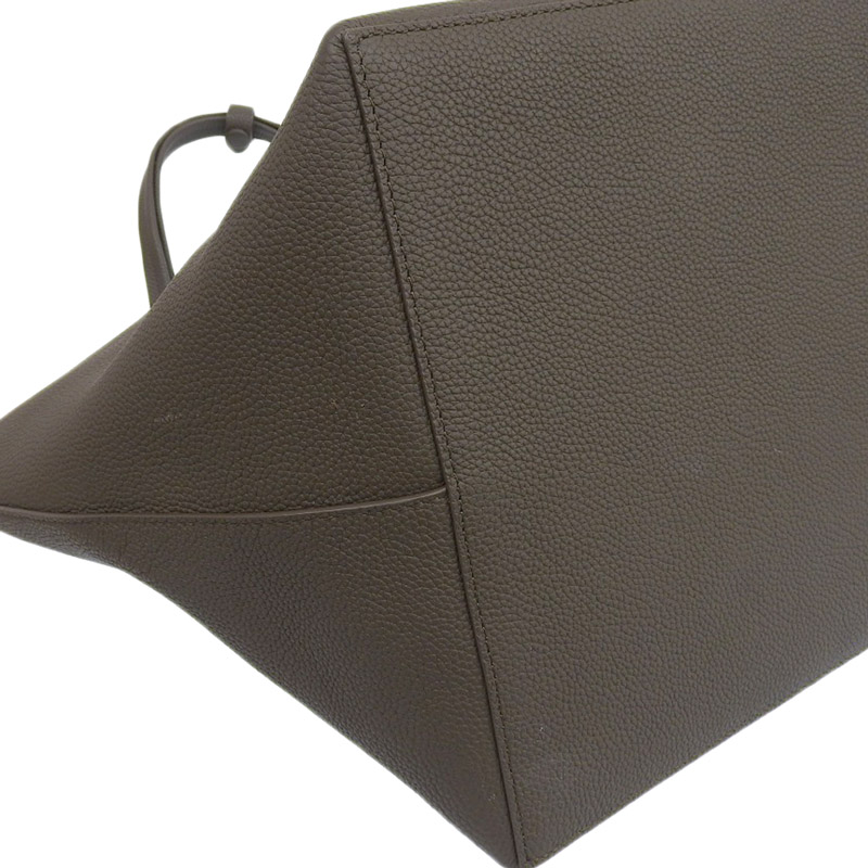 http://ザ・ロウ%20THE%20ROW%20パークトート%20スリー%20トートバッグ%20レザー%20グレージュ%20W1272%20L133%20中古%20OB2029