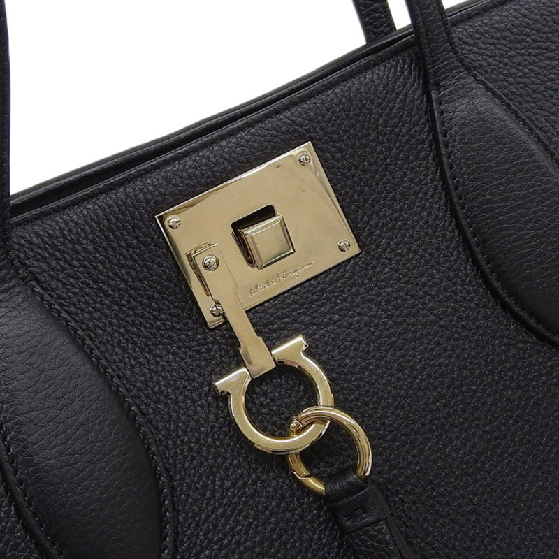 http://フェラガモ%20FERRAGAMO%20トートバッグ%20レザー%20ブラック%20中古%20OB2031