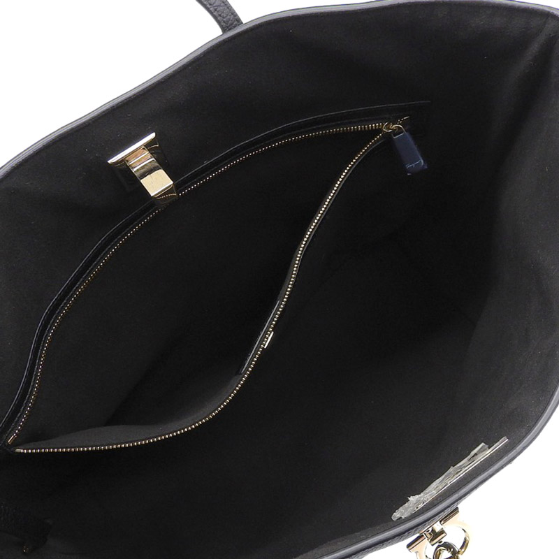 http://フェラガモ%20FERRAGAMO%20トートバッグ%20レザー%20ブラック%20中古%20OB2031