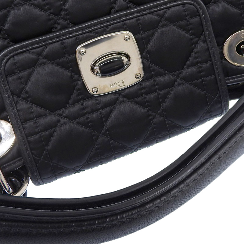 http://ディオール%20CHRISTIAN%20DIOR%20ハンドバッグ%20ナイロン/レザー%20ブラック%20中古%20OB2032