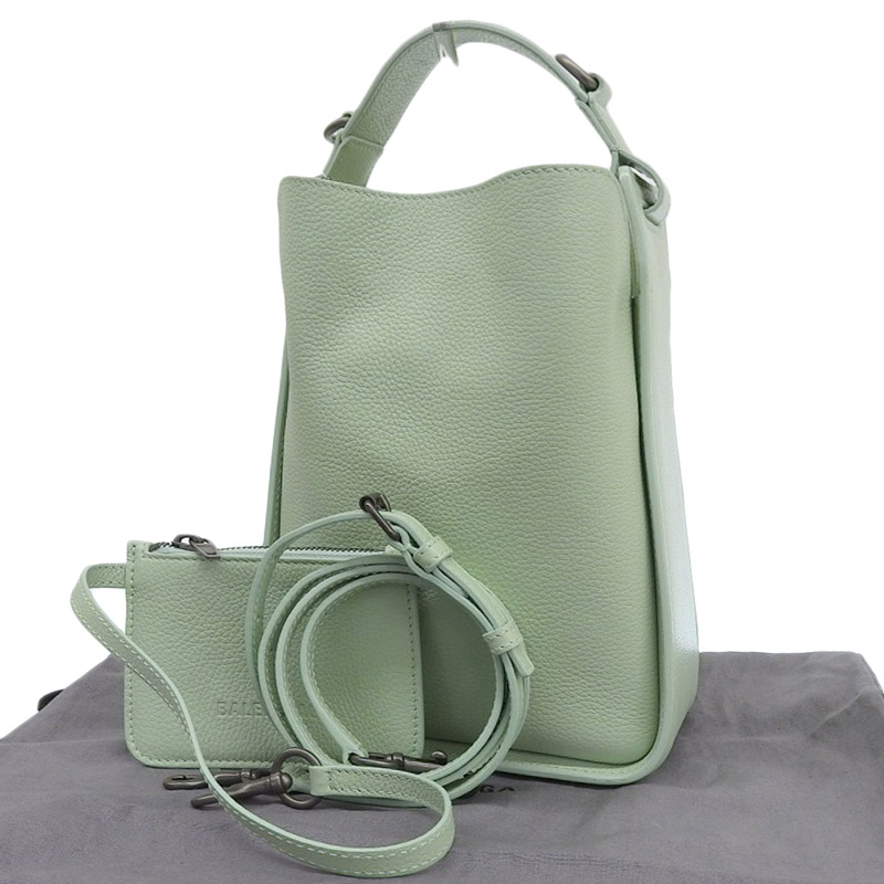 http://バレンシアガ%20BALENCIAGA%20ノースサウス%202WAYバッグ%20ハンドバッグ%20ショルダーバッグ%20レザー%20ライトグリーン%20669754%20中古%20OB2033