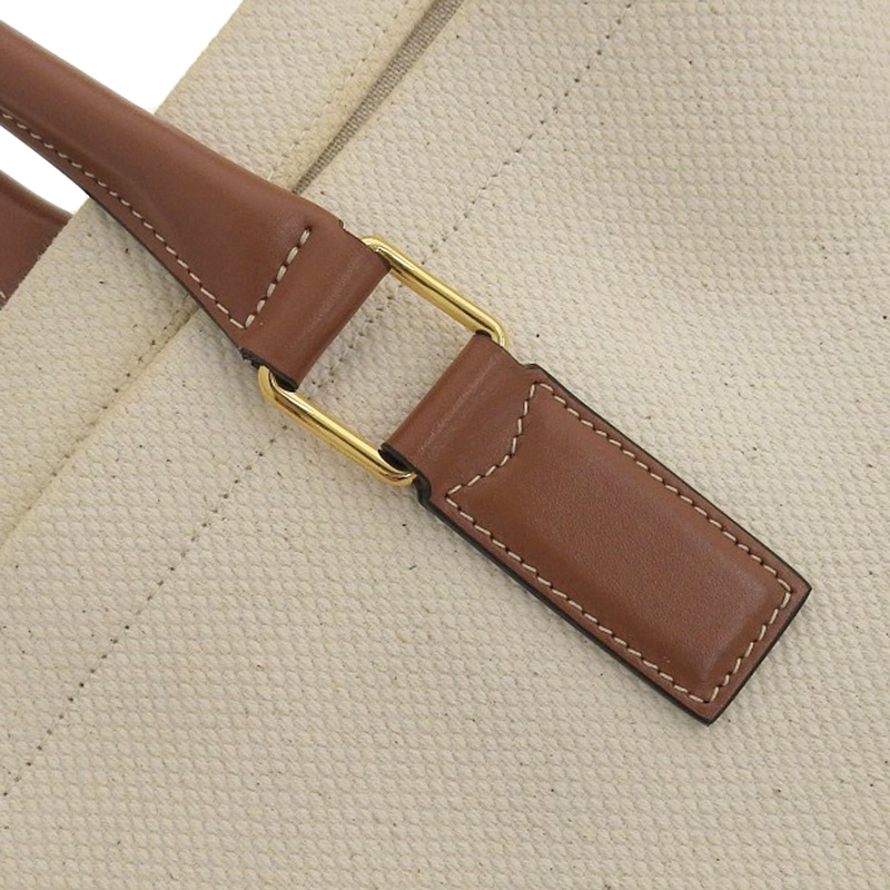 http://セリーヌ%20CELINE%20ホリゾンタルカバ%20トートバッグ%20キャンバス/レザー%20ナチュラル/タン%20190062%20中古%20OB2039