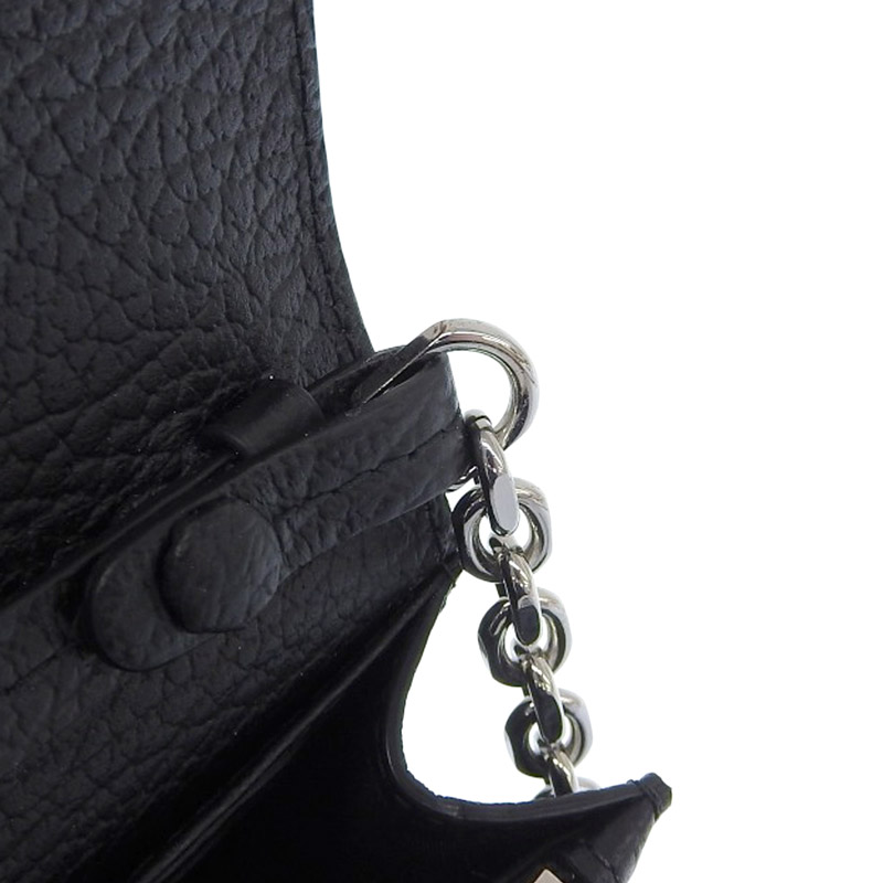 http://メゾンマルジェラ%20MAISON%20MARGIELA%204ステッチ%20チェーンウォレット%20レザー%20ブラック%20SA3UI0008%20中古%20OB2043