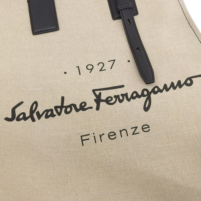 http://フェラガモ%20FERRAGAMO%20ロゴ%20トートバッグ%20キャンバス/レザー%20ベージュ/ブラック%20中古%20OB2052