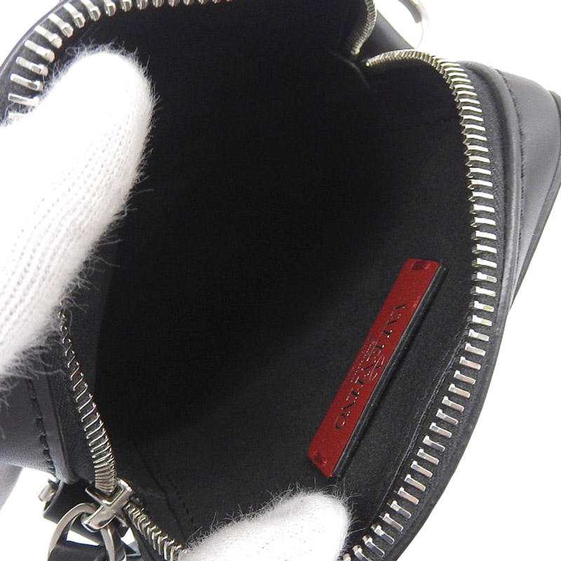 http://ヴァレンティノ%20VALENTINO%20VLTN%20ショルダーバッグ%20レザー%20ブラック%20中古%20OB2053