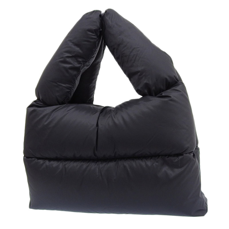 http://モンクレール%20MONCLER%20ハンドバッグ%20ナイロン%20ブラック%20中古%20OB2054