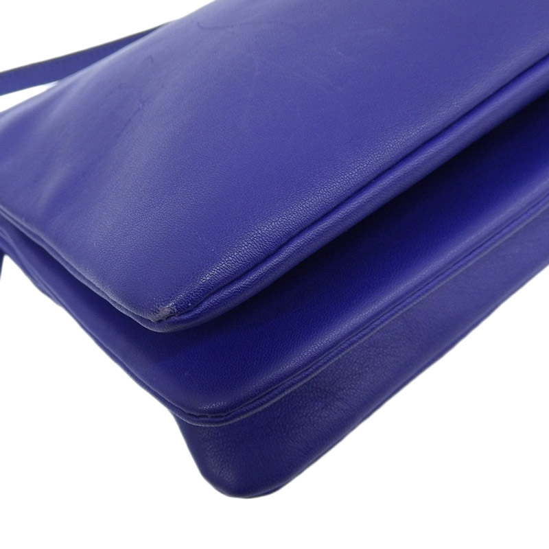 http://セリーヌ%20CELINE%20トリオ%20スモール%20ショルダーバッグ%20レザー%20ブルー%20中古%20OB2061