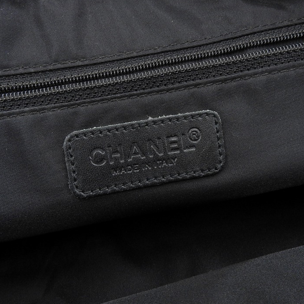 http://シャネル%20CHANEL%20ニュートラベルライン%20ハンドバッグ%20ミニボストン%20ナイロン/レザー%20ブラック%207番台%20中古%20CH0951