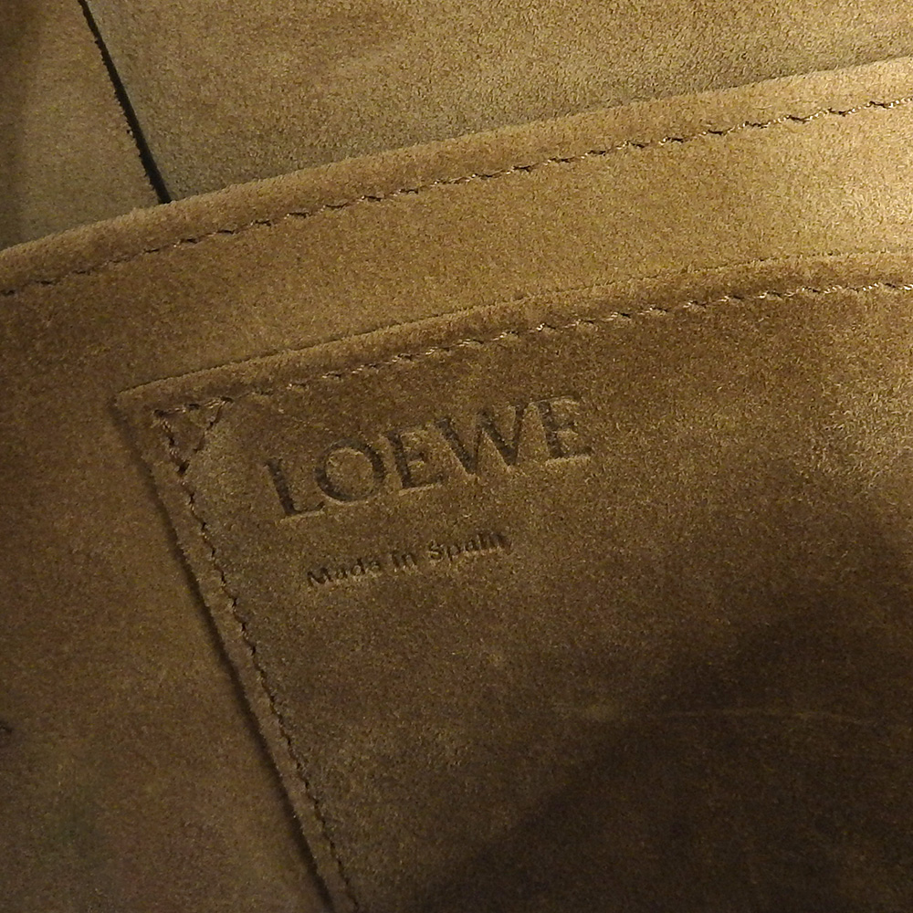 http://ロエベ%20LOEWE%20ゲートバッグ%20スモール%20ショルダーバッグ%20レザー%20カーキ%20中古%20OB2045