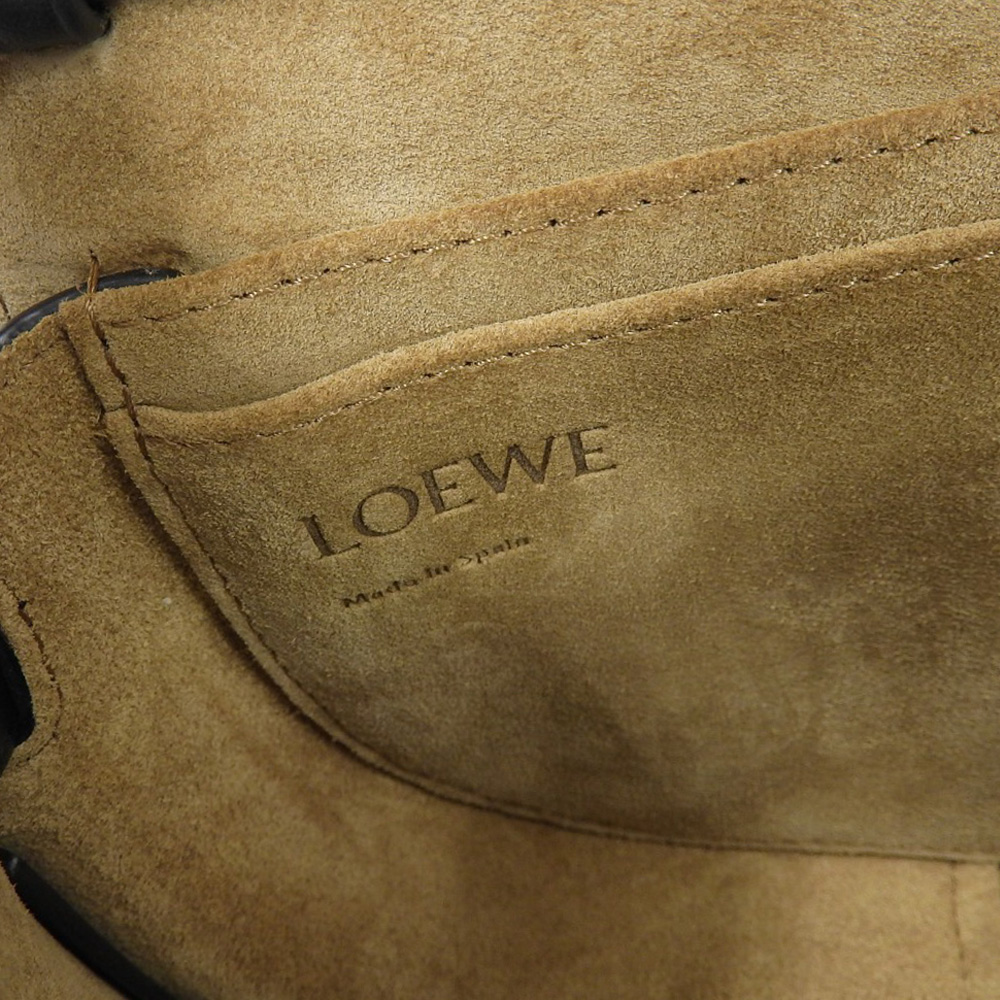 http://ロエベ%20LOEWE%20ゲートミニ%202WAYバッグ%20ショルダーバッグ%20ウエストバッグ%20レザー%20ブラック%20中古%20OB2046