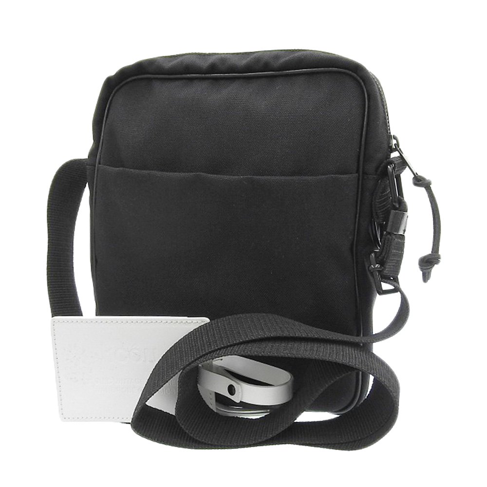 http://メゾンマルジェラ%20Maison%20Margiela%204ステッチ%20ステレオタイプ%20ショルダーバッグ%20キャンバス%20ブラック%20中古%20OB2047