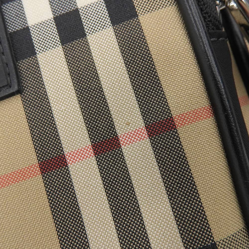 http://バーバリー%20BURBERRY%20ショルダーバッグ%20ノバチェック%20キャンバス/レザー%20ベージュ/ブラック%208023381%20中古%20OB2068