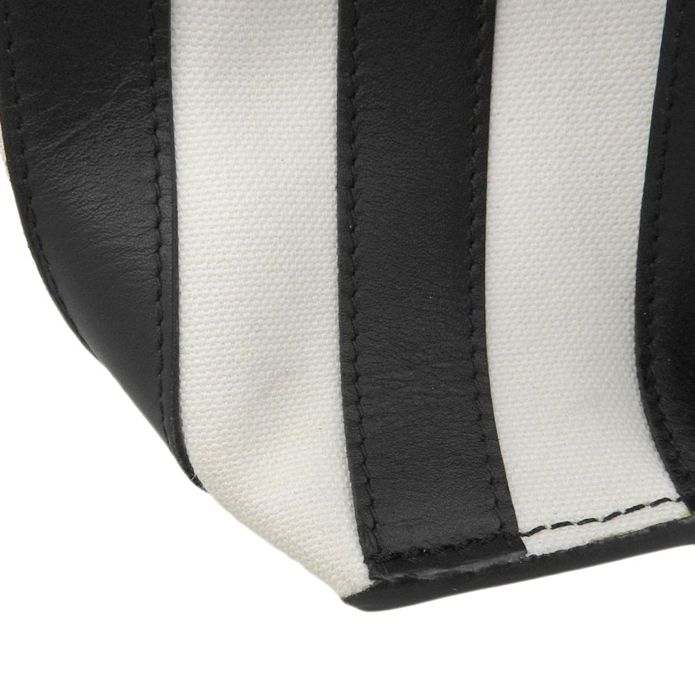 http://ロエベ%20LOEWE%20ゲートトップハンドル%202WAYバッグ%20ハンドバッグ%20ショルダーバッグ%20レザー/キャンバス%20ブラック/ホワイト%20中古%20OB2070