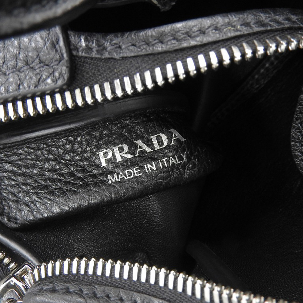 http://プラダ%20PRADA%202WAYバッグ%20ミニハンドバッグ%20ショルダーバッグ%20ヴィッテロダイノ%20ソフト%20レザー%20ブラック%201BA362%20美品%20OB2072