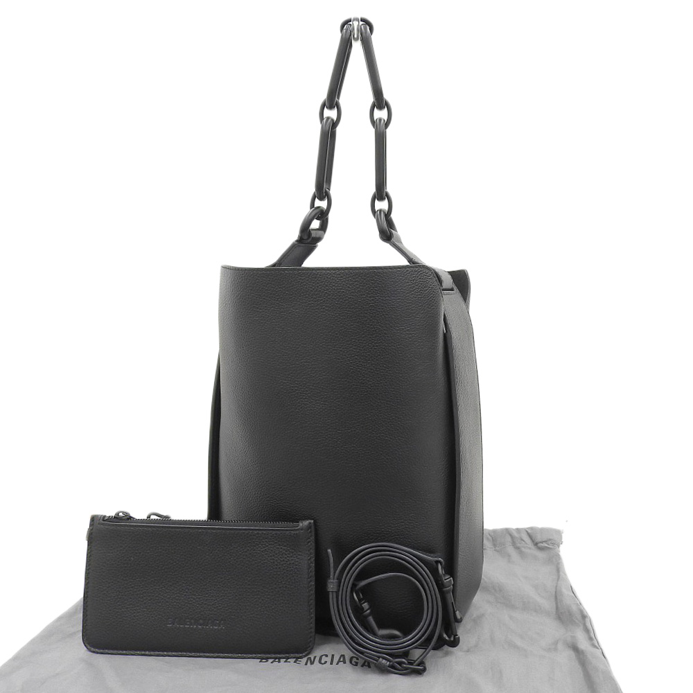 http://バレンシアガ%20BALENCIAGA%20Tool%202.0%20chain-link%202WAYバッグ%20ハンドバッグ%20ショルダーバッグ%20レザー%20ブラック%20677463%20中古%20OB2073