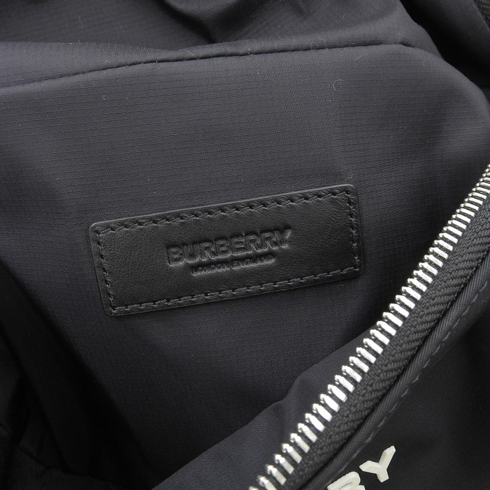 http://バーバリー%20BURBERRY%20ベルトバッグ%20ボディバッグ%20ウエストバッグ%20ナイロン%20ブラック%20中古%20OB2076