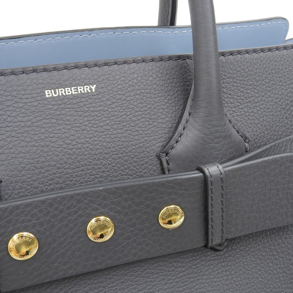 http://バーバリー%20BURBERRY%20ベルトバッグ%202WAYバッグ%20トートバッグ%20ショルダーバッグ%20レザー%20グレー%208009502%20中古%20OB2078