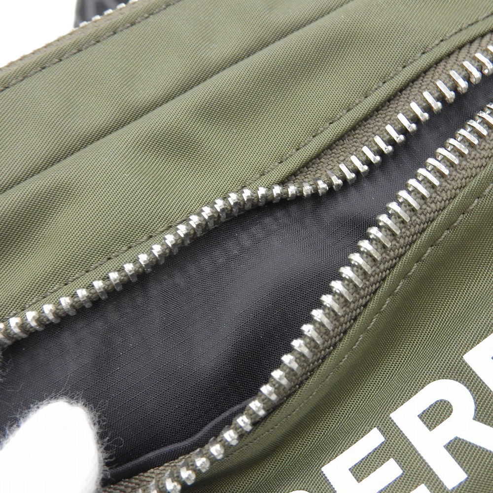 http://バーバリー%20BURBERRY%20ベルトバッグ%20ボディバッグ%20ウエストバッグ%20ナイロン%20カーキ/ブラック%20美品%20OB2081