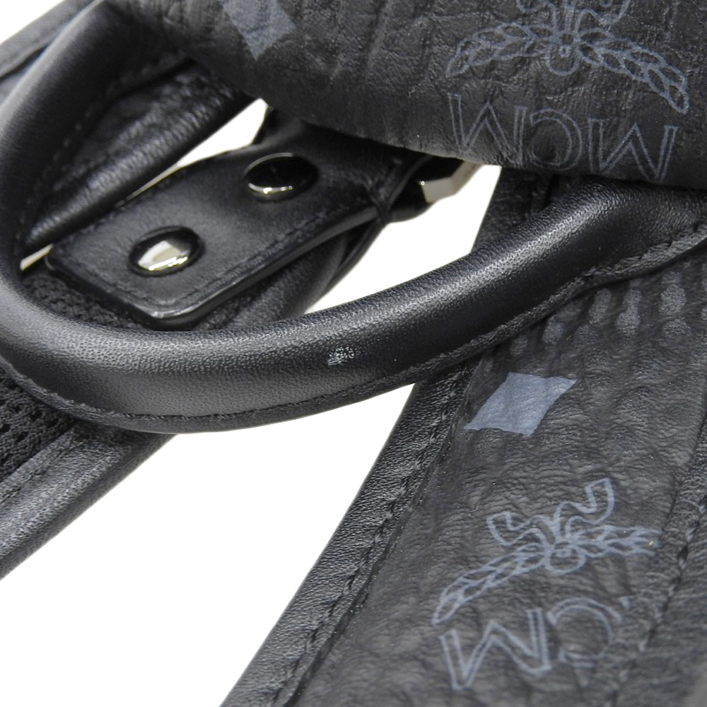 http://エムシーエム%20MCM%20バックパック%20リュックサック%20スタッズ%20レザー%20ブラック%20中古%20OB2083