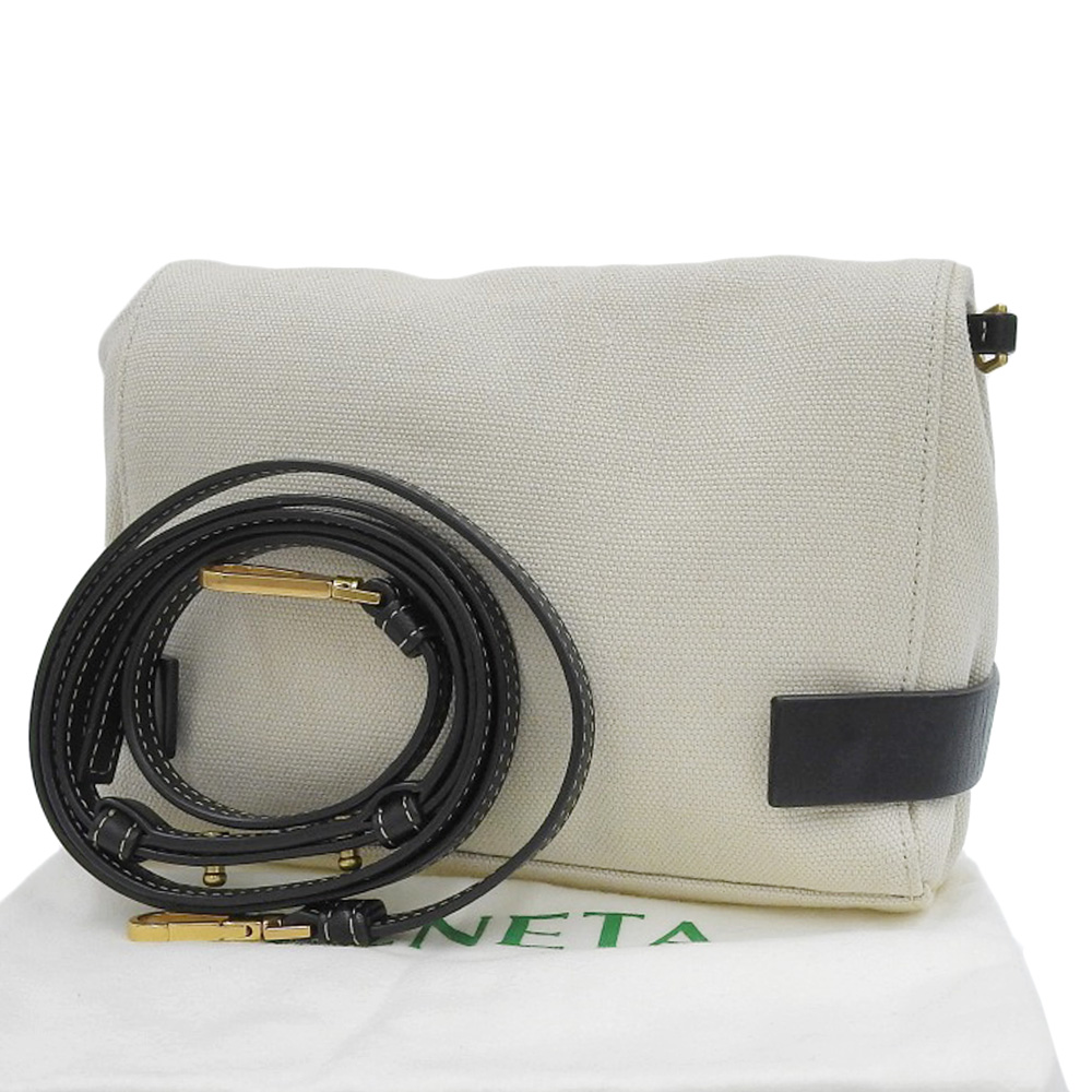 http://ボッテガヴェネタ%20BOTTEGA%20VENETA%20ショルダーバッグ%20キャンバス/レザー%20アイボリー/ブラック%20579547%20中古%20OB2086