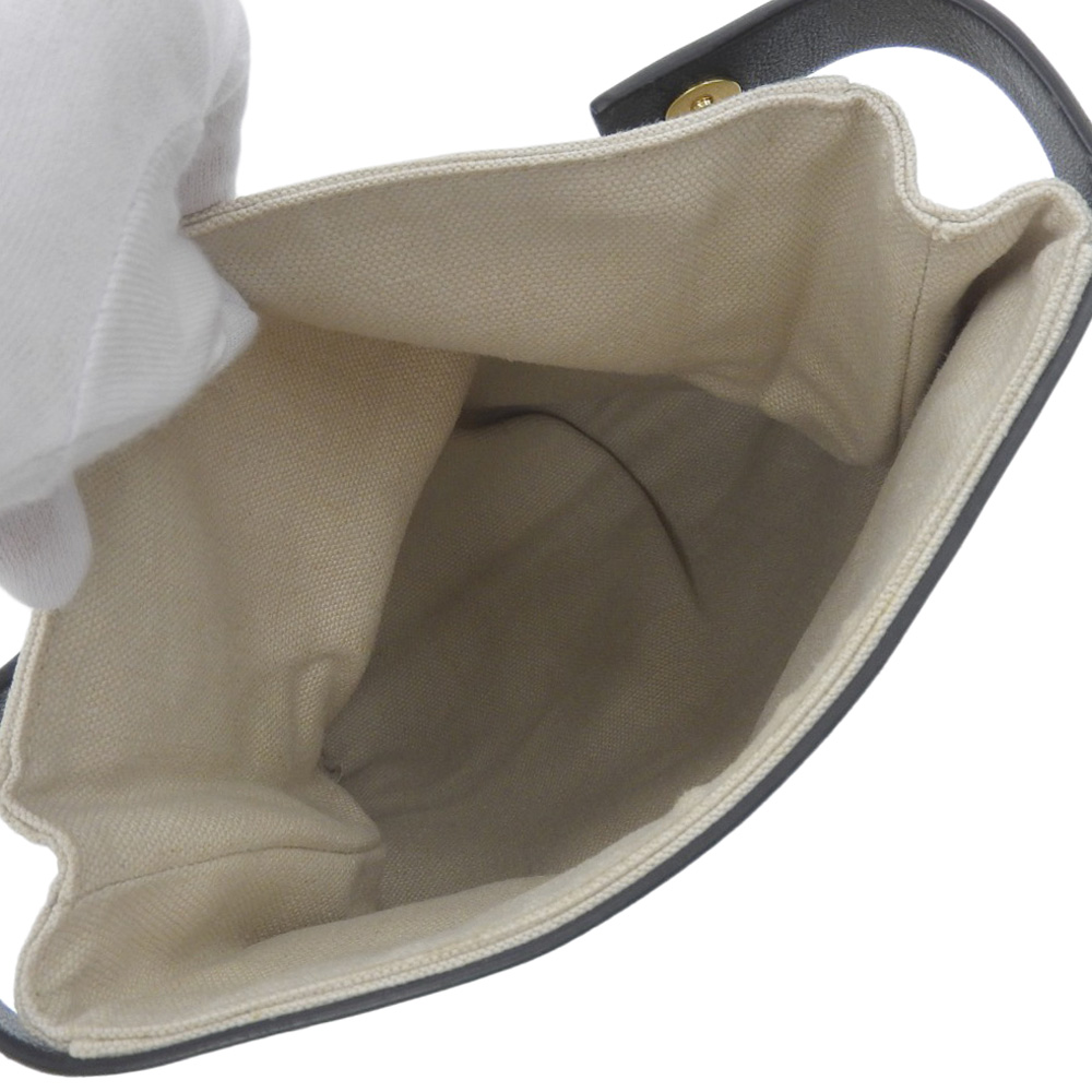 http://ボッテガヴェネタ%20BOTTEGA%20VENETA%20ショルダーバッグ%20キャンバス/レザー%20アイボリー/ブラック%20579547%20中古%20OB2086