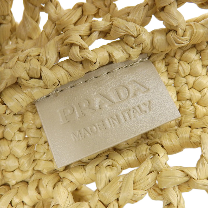 http://プラダ%20PRADA%20クロシェ%20トートバッグ%20レタリングロゴ%20ラフィア%20ナチュラル%201BG393%20中古%20OB2101