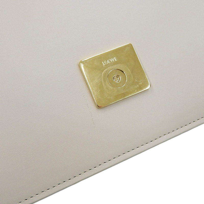 http://ロエベ%20LOEWE%20ゴヤバッグ%20ミディアム%20ショルダーバッグ%20レザー%20ライトゴースト%20A896N01X03%20中古%20OB2102