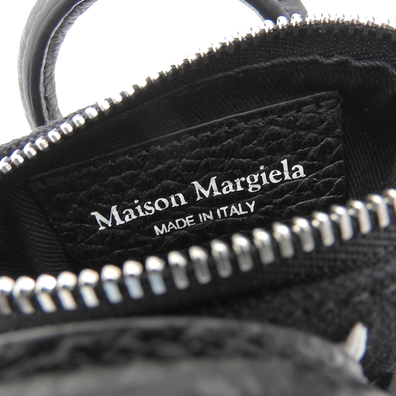 http://メゾンマルジェラ%20Maison%20Margiela%205AC%20ベビーショルダー%202WAY%20チェーンショルダー%20ミニバッグ%20レザー%20黒%20SB3WG0025%20中古%20OB2107
