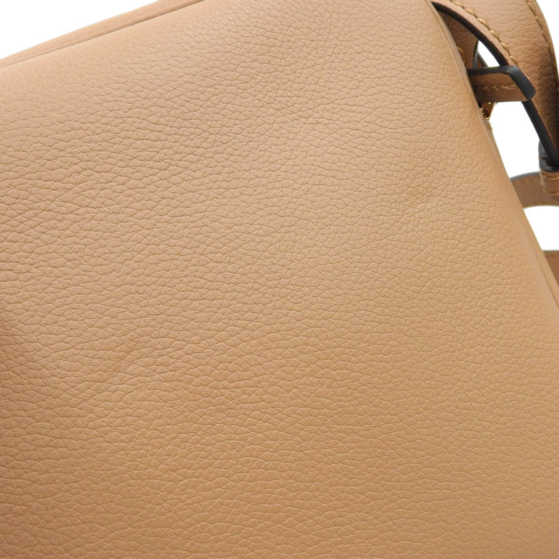 http://ヴェルサーチ%20VERSACE%20メデューサ%20ショルダーバッグ%20レザー%20ブラウン%201008102%20中古%20OB2128