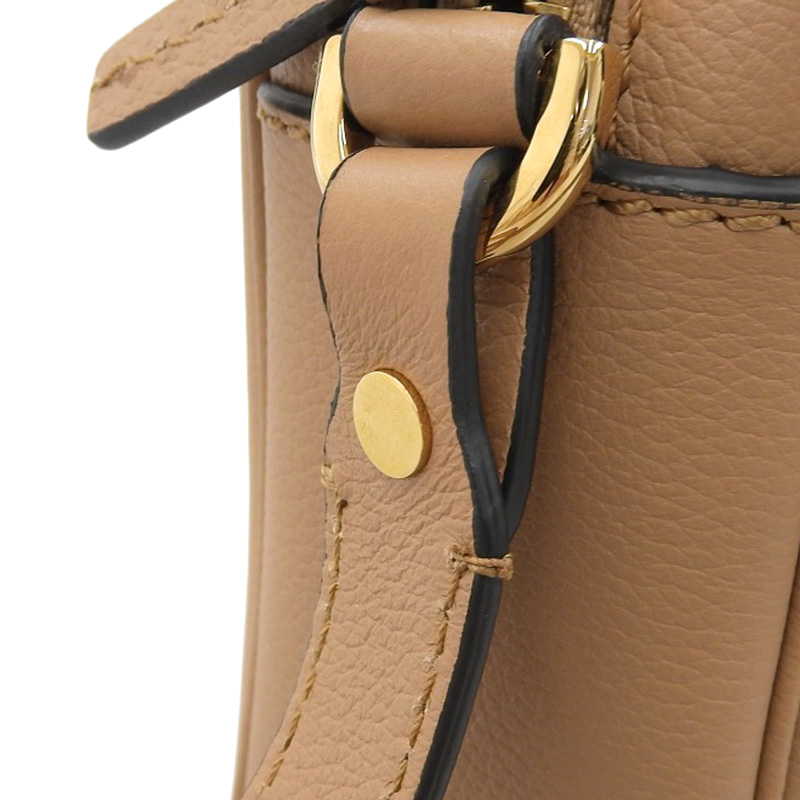 http://ヴェルサーチ%20VERSACE%20メデューサ%20ショルダーバッグ%20レザー%20ブラウン%201008102%20中古%20OB2128