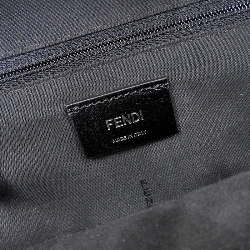 http://フェンディ%20FENDI%20モンスター%20バックパック%20リュックサック%20ナイロン/レザー%20ブラック%208BZ038%20中古%20OB2133